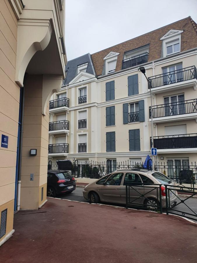 Le Baron Apartamento Le Blanc-Mesnil Exterior foto