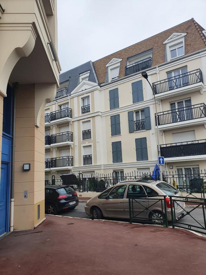 Le Baron Apartamento Le Blanc-Mesnil Exterior foto